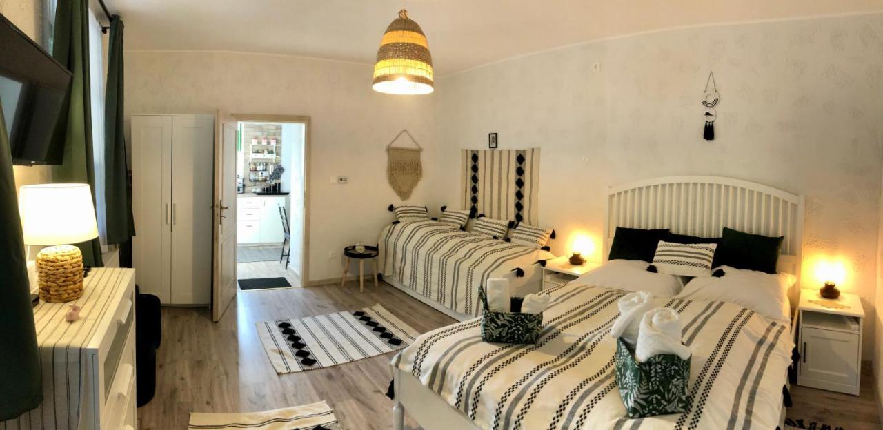Ladislaus Schnaps-Haus Falusi Vendeghaz Csolnok Bagian luar foto