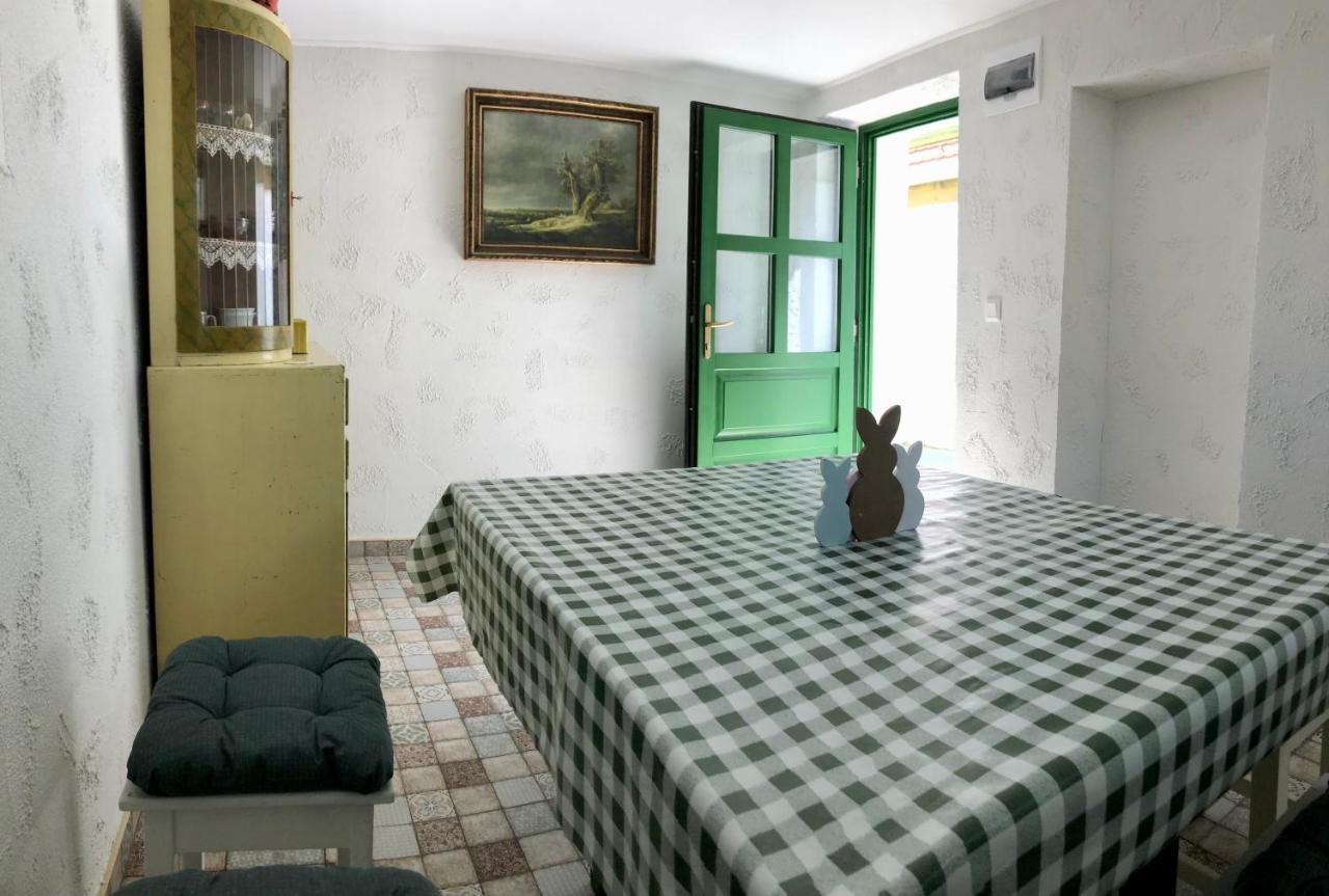 Ladislaus Schnaps-Haus Falusi Vendeghaz Csolnok Bagian luar foto